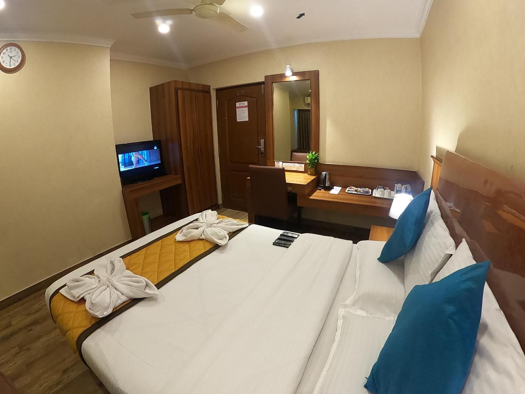 Hotel Noor Empire International Kormangala Бенґалуру Екстер'єр фото